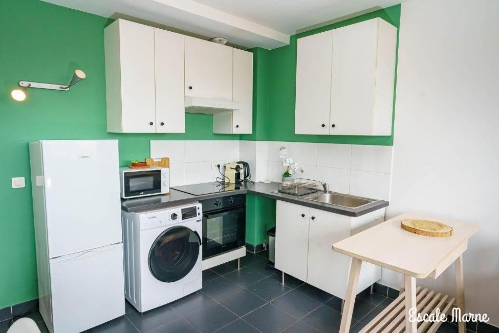 Escale-Marne Fr - 202 - Free Parking - Free Luggage Storage - All Equipped - Linen Included - Washing Machine - 10Mn Walk Metro 8 - Rer A - Panoramic View - From 1 To 14 Guests メゾン・アルフォール 部屋 写真