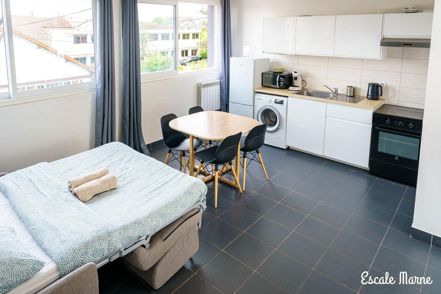 Escale-Marne Fr - 202 - Free Parking - Free Luggage Storage - All Equipped - Linen Included - Washing Machine - 10Mn Walk Metro 8 - Rer A - Panoramic View - From 1 To 14 Guests メゾン・アルフォール 部屋 写真